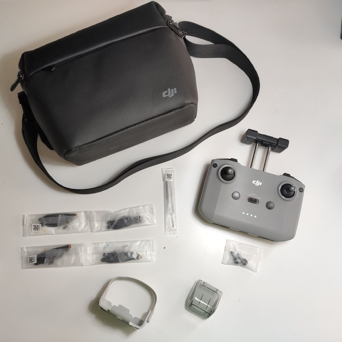 RC Modellbau: DJI MINI 2 Controller+Zubehör (wie NEU/Original!) – Gebraucht aus Zürich von Biedermann23