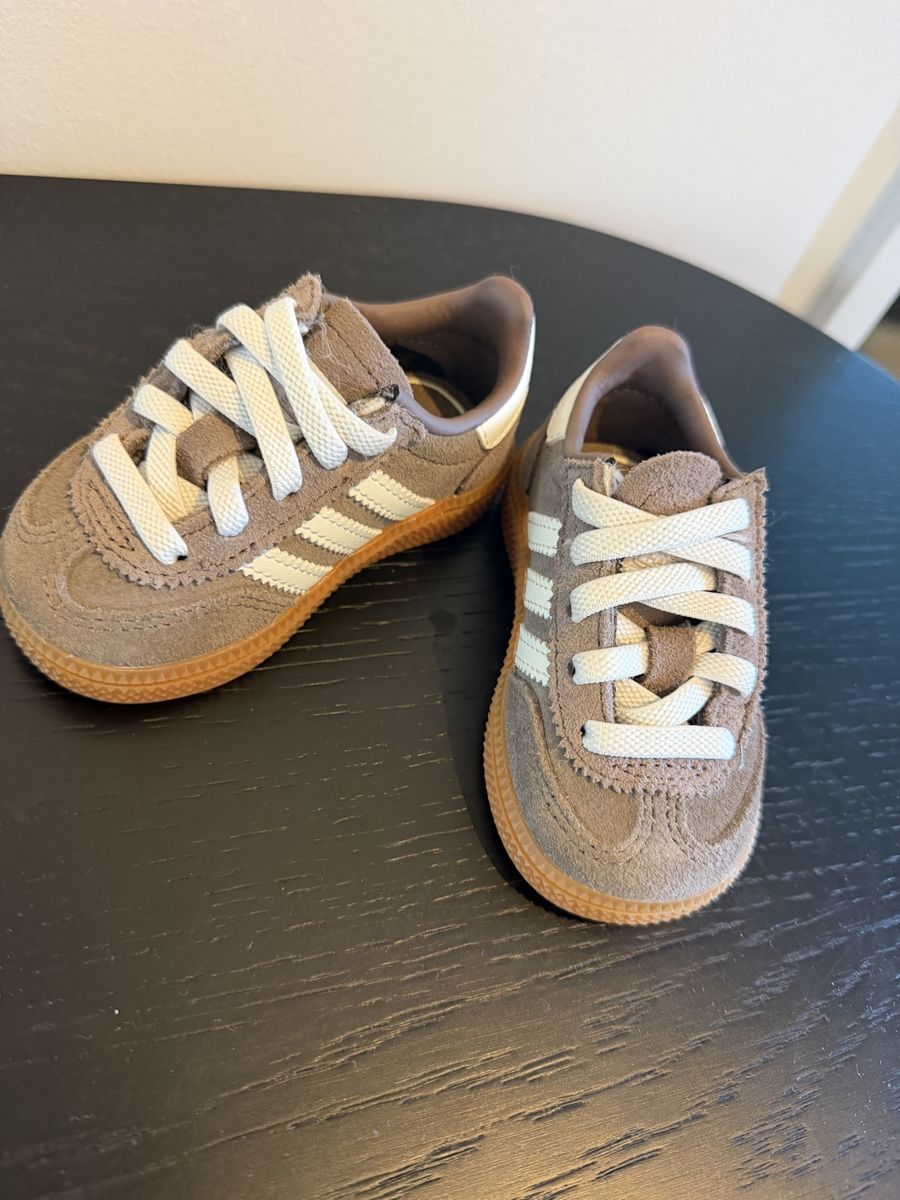 Adidas Chaussures garçon: Sneakers ADIDAS – Neuf (Voir description) à Bern par bibibouchette