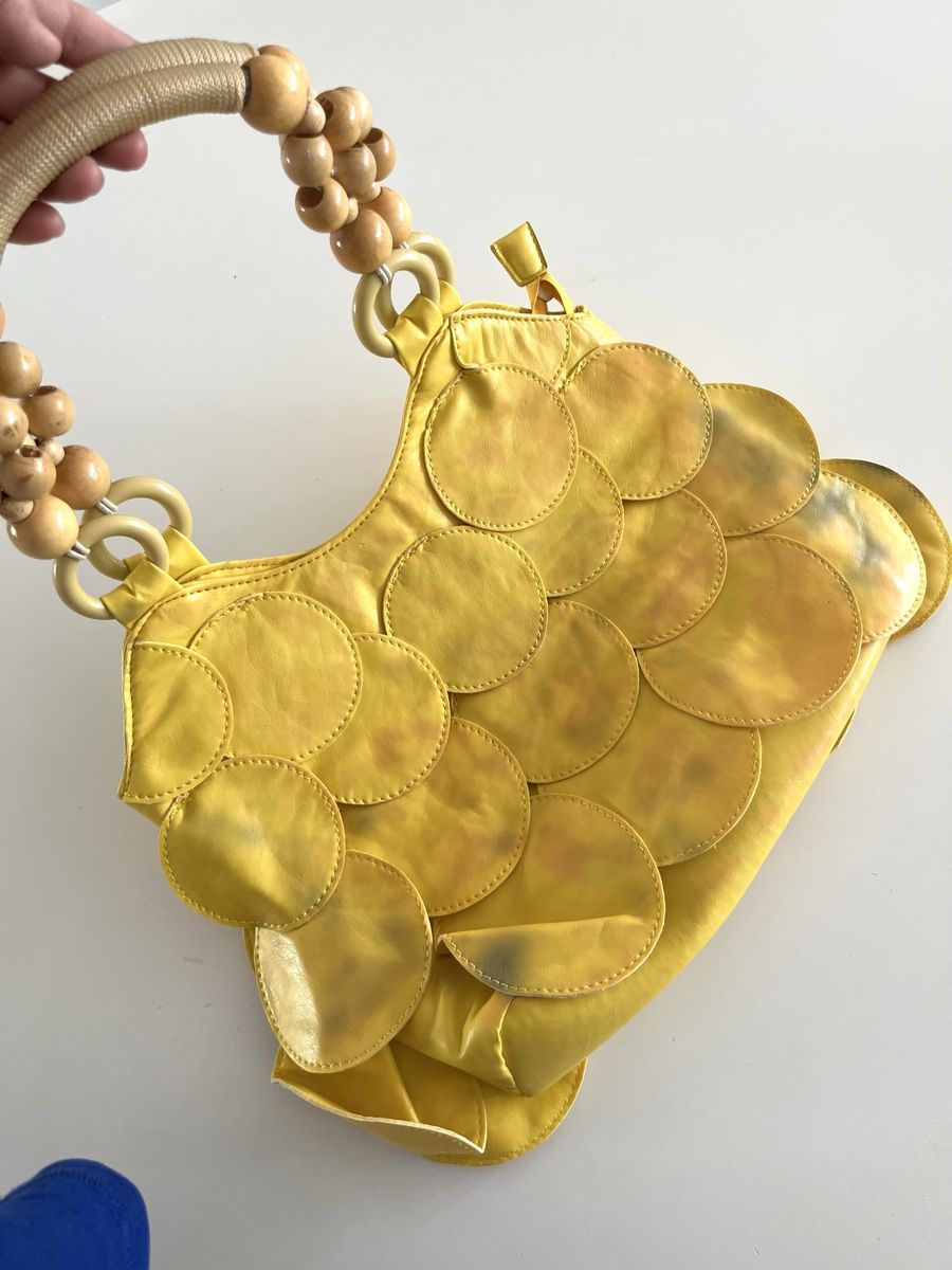 Borse da donna: NEU! GELBE HANDTASCHE MIT PERLENHENKELN – Nuovo e nell'imballaggio originale da Basel venduto da JJ.Elena 1