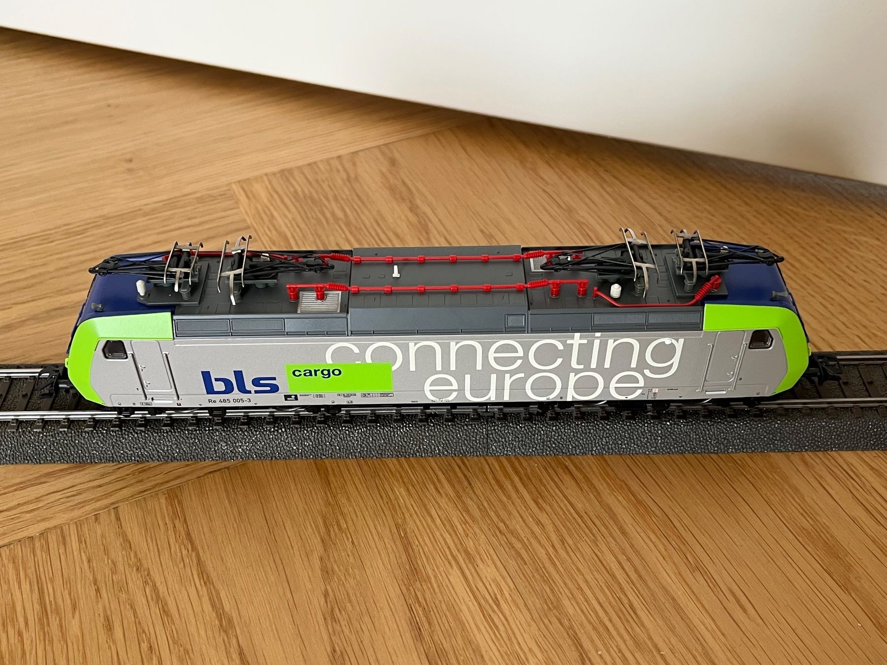 Märklin Modelleisenbahnen: Märklin 36852 BLS Cargo Re 485 – Gebraucht aus Basel von Re620_11627 3