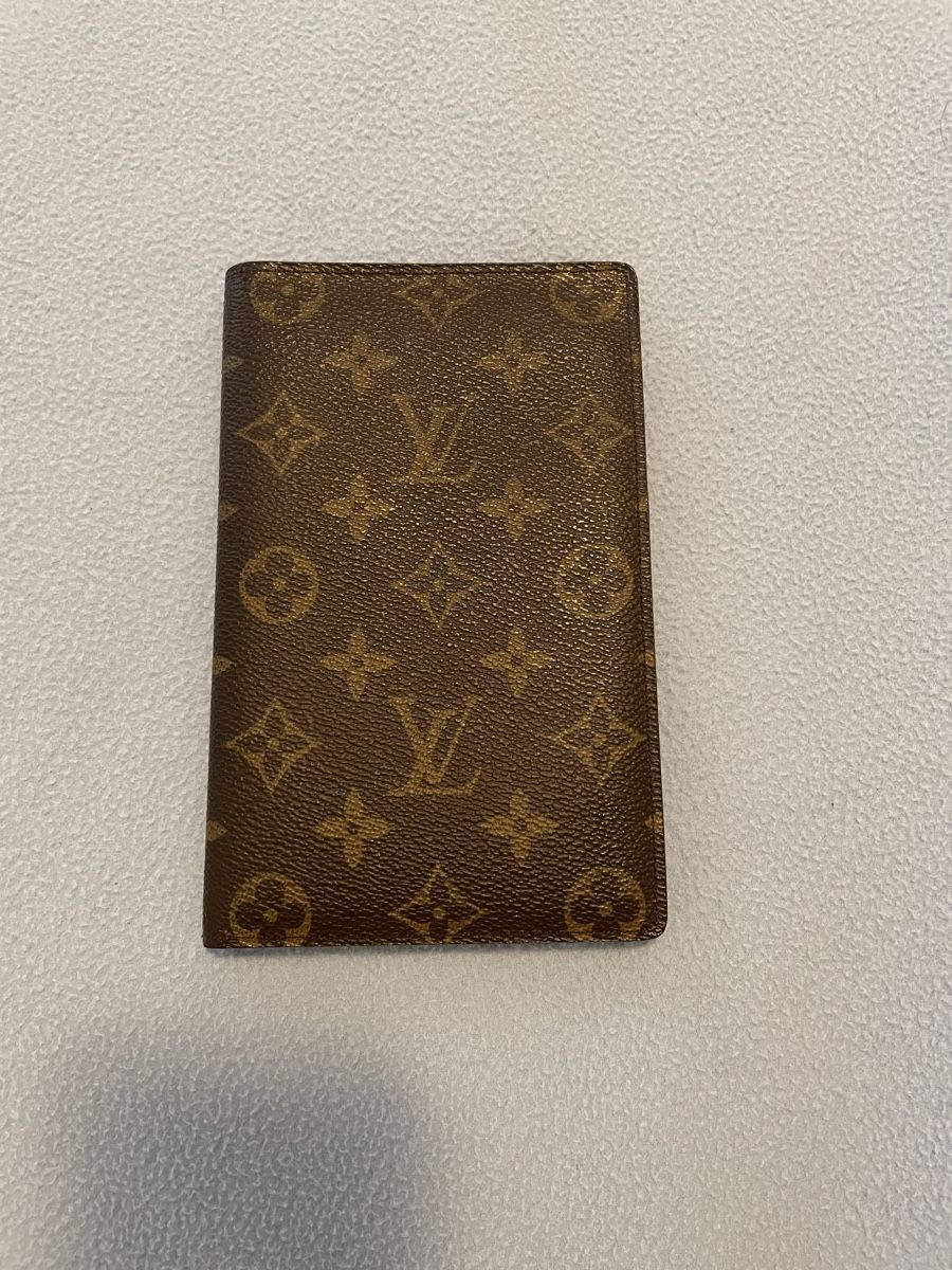 Louis Vuitton Portafogli: Porta documenti Louis Vuitton – Usato da Gorduno venduto da cha_9lgw