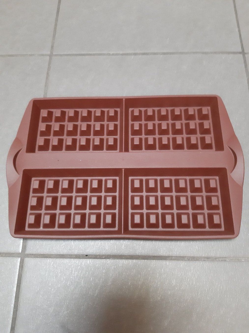 Tupperware Moules à gâteaux: Tupperware, moule en silicone, Waffelform/ gauffre – Neuf avec emballage d'origine à Lussery-Villars par pousinete02