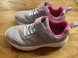 Fila Hallenschuhe Gr. 31 Lila/Pink, top Zustand!