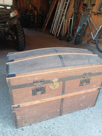 Truhe Koffer braun antik guter Zustand