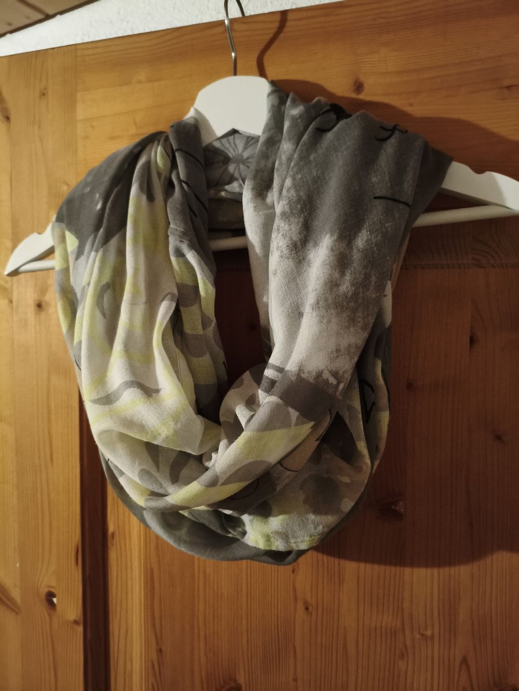 Foulard & Sciarpe: Foulard – Usato da Eschikofen venduto da anj_98vh