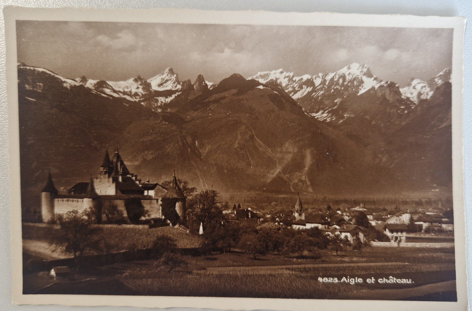 Cartoline postali: Aigle et château top – Usato da Melchnau venduto da Arthurius