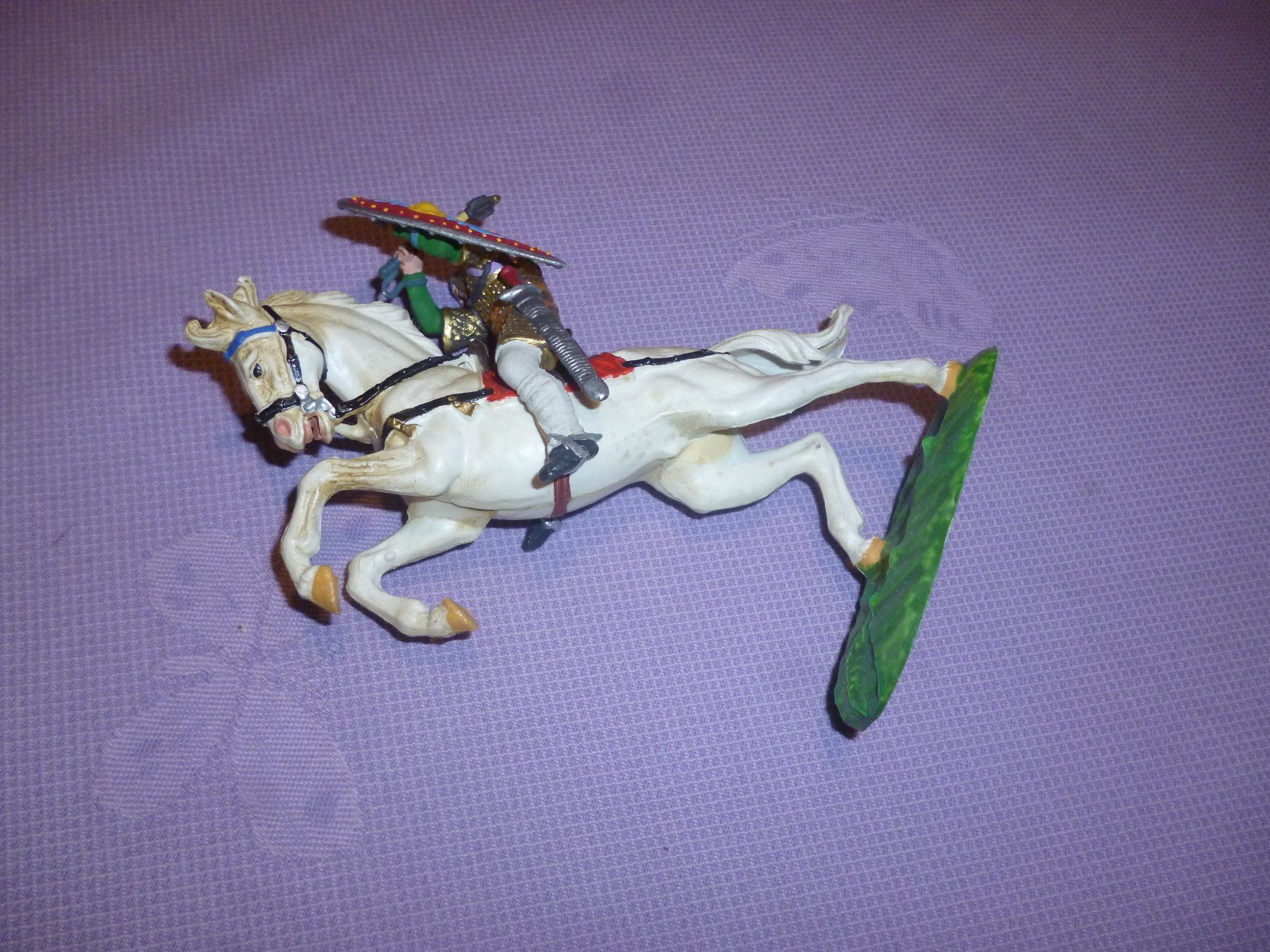 Figuren: Ritterfigur auf Pferd, detailreich bemalt, (ELASTOLIN) – Gebraucht aus Volketswil von nemo2000 2