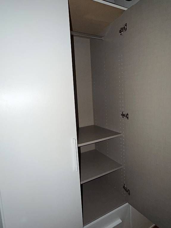 Armadi: Gratis Schrank – Usato da Bern venduto da nin_hjn2 1