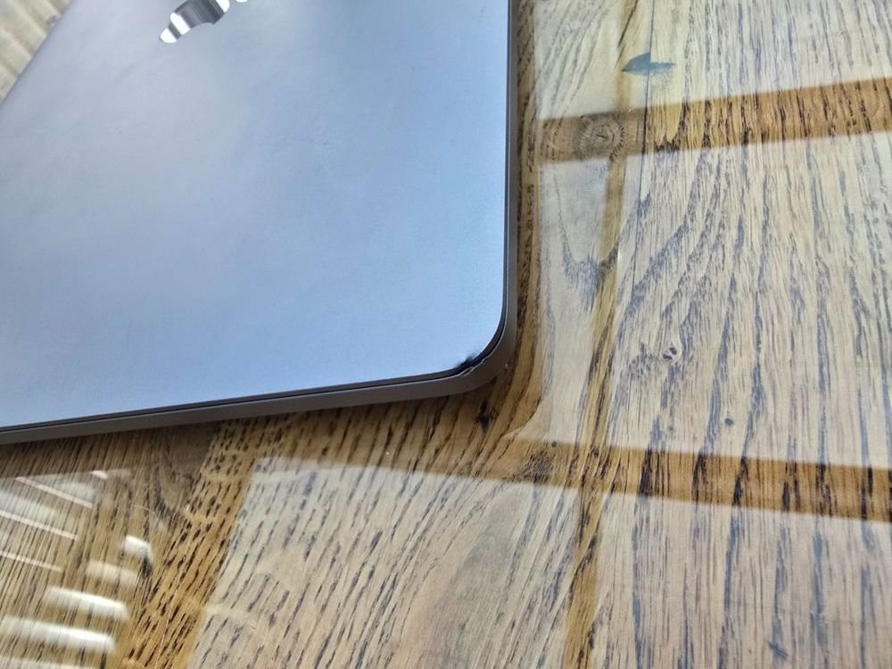 Apple Portables: MacBook Pro 13-inch 2020 Intel – D'occasion à Obfelden par HelloRicardo10 2