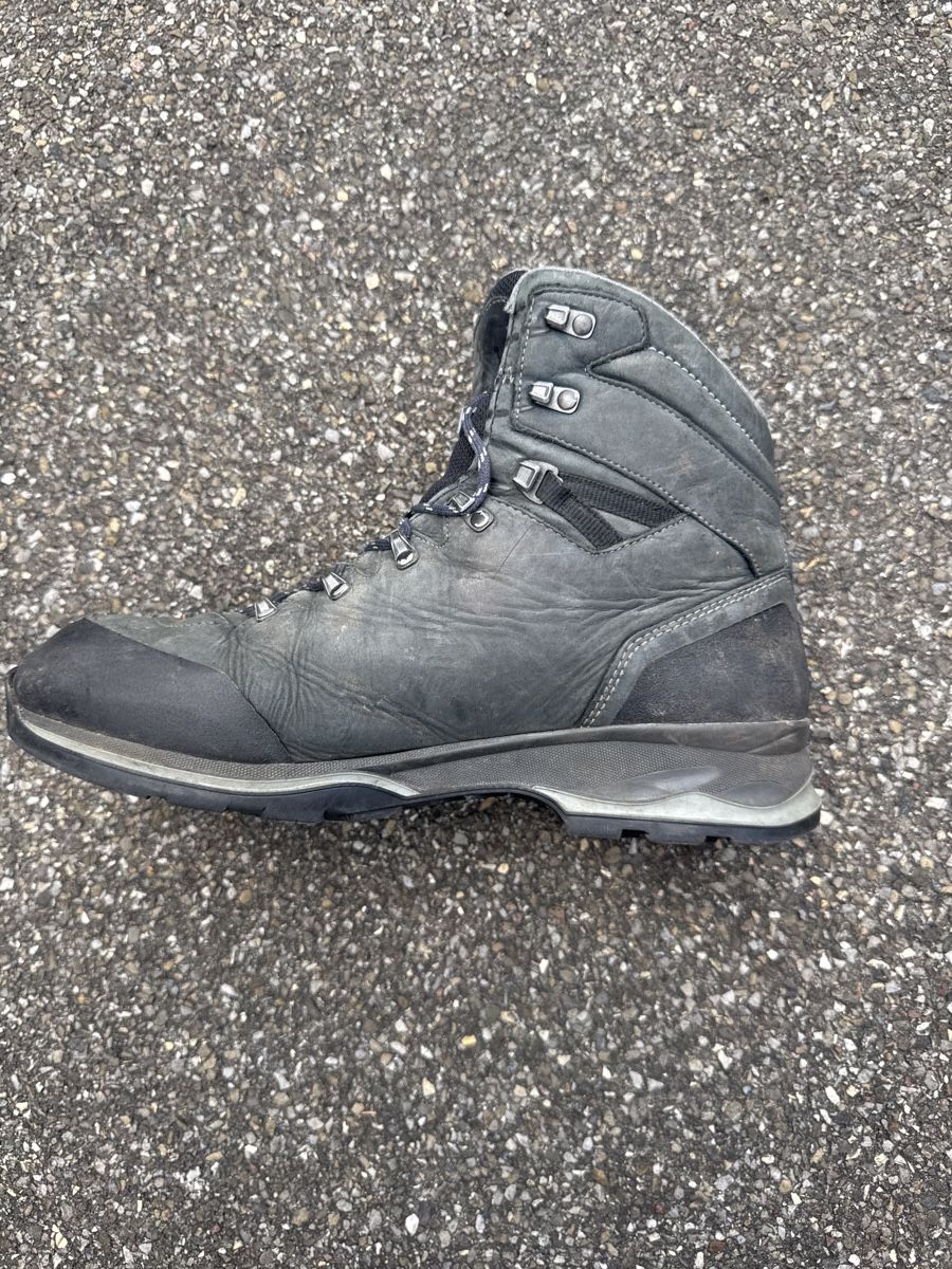 Lowa Scarpe da uomo: LOWA Trekkingschuhe Dunkelblau – Usato da Niederuzwil venduto da trust1963 3