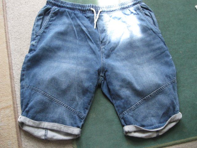 C&A Hosen: CLOCKHOUSE SLIM SHORTS!!DENIM STYLE!! – Gebraucht aus Zürich von Rwinnie