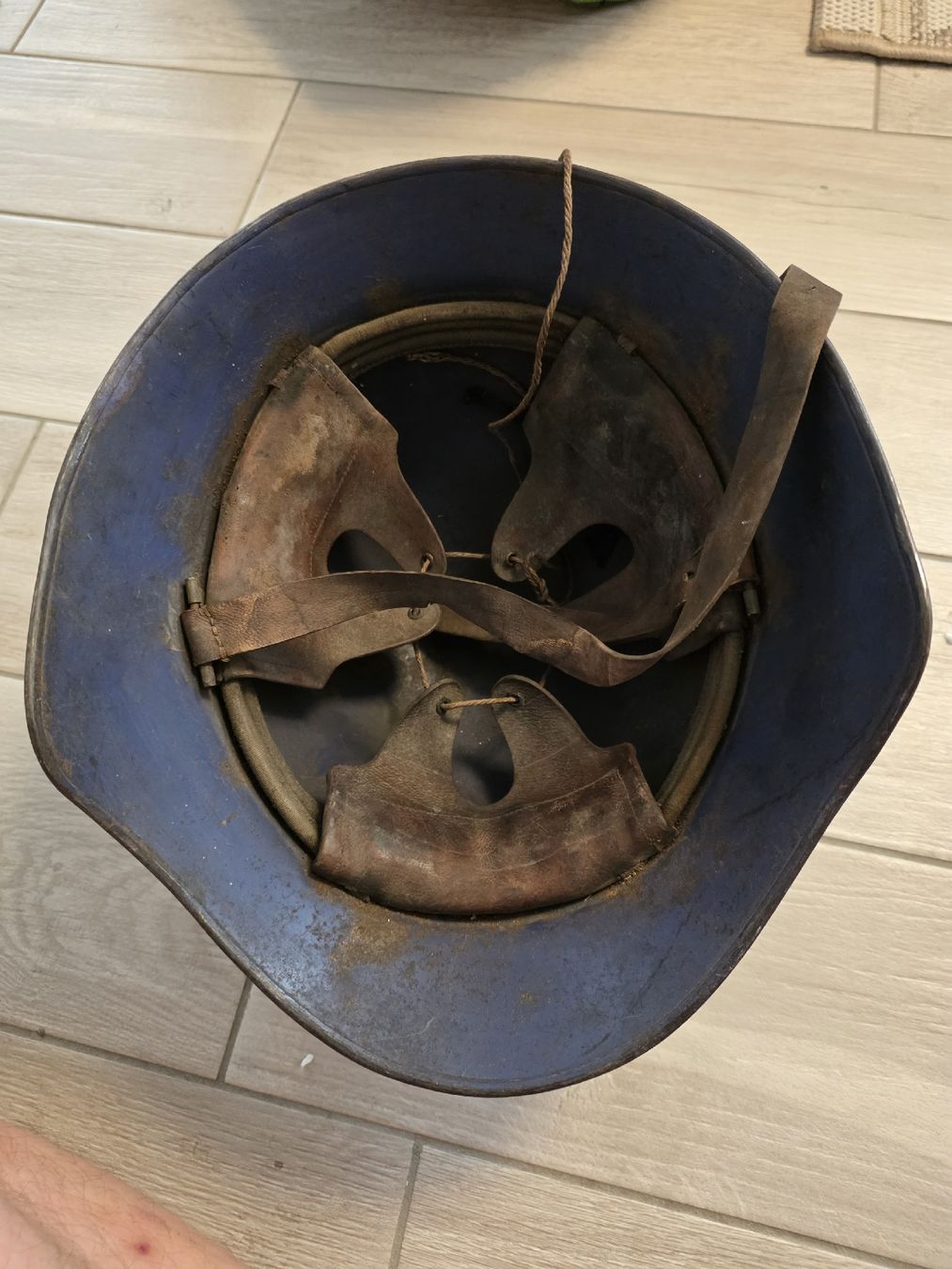 Uniformi & Effetti personali: Stahlhelm Militär Armee Helm – Usato da Dorf venduto da Echo_Elements 3