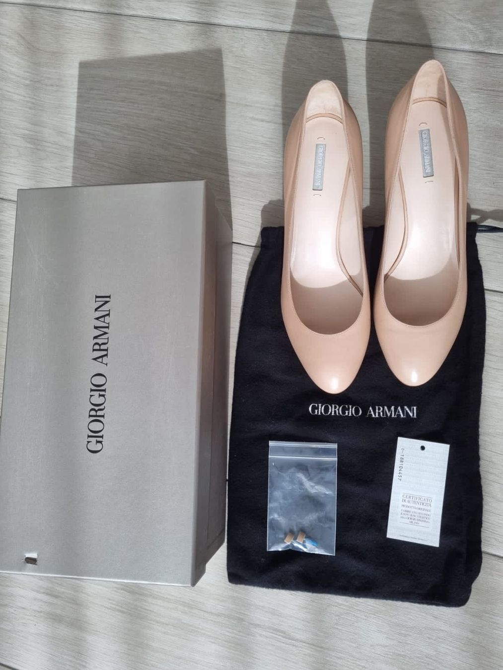 Armani Damenschuhe: Giorgio Armani Damenschuhe – Neu (gemäss Beschreibung) aus Kloten von oliverstraub 1