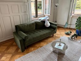 Schickes fast neues grünes Sofa