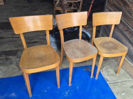 3 anciennes chaises