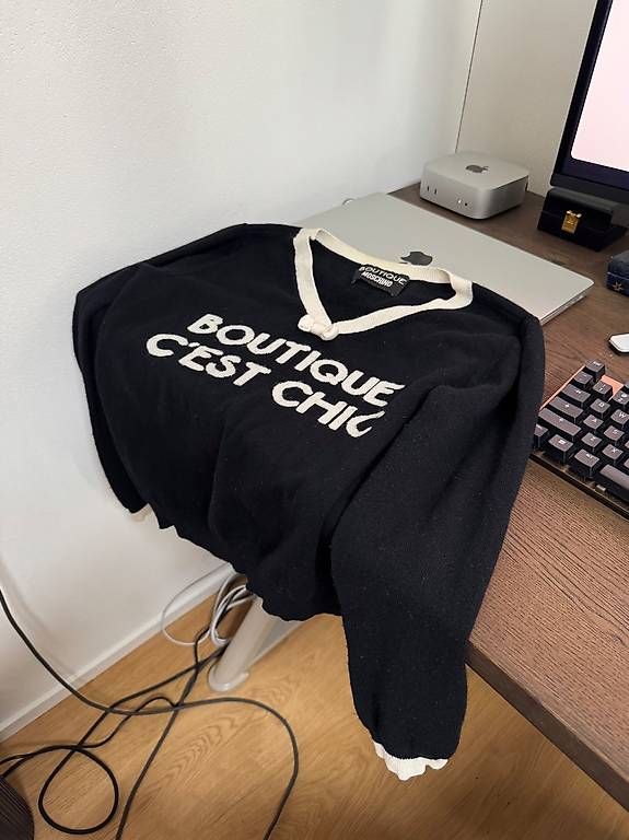 Moschino Maglioni & Felpe: Moschino Boutique Cest Chic Sweater - Size S – Nuovo (secondo la descrizione) da Schübelbach venduto da Rahnmont