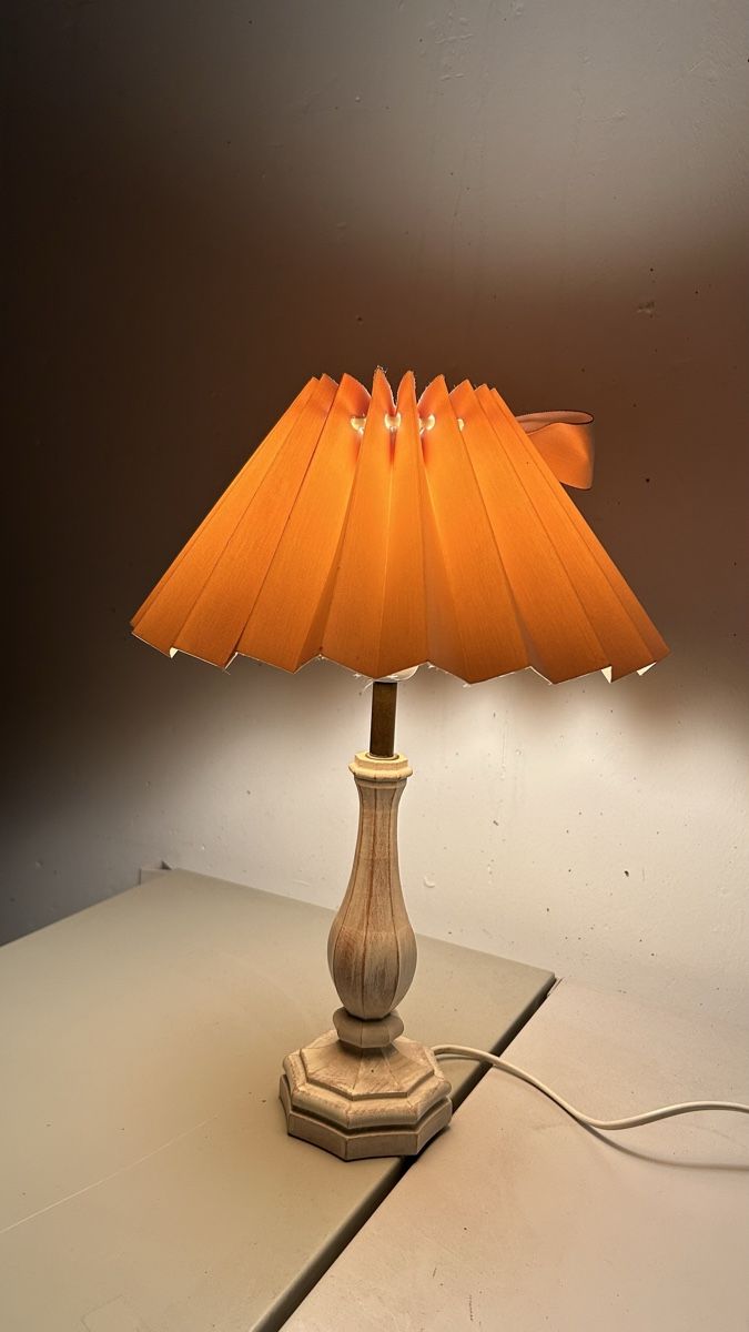 Lampen: Hübsche Nachttischlampe Création V. PIERRE Belgien – Gebraucht aus Rottenschwil von Yoshiworks 2