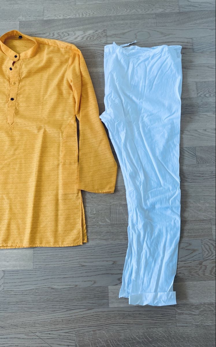 Lots de vêtements: KURTA 3-TEILIG FAST NEU! – Neuf (Voir description) à Malters par Kuettel1 3