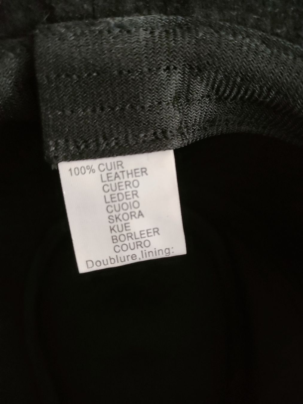 Copricapi, berretti & cappellini: chapeau cuir  – Nuovo (secondo la descrizione) da Sierre venduto da mis_l9vf 1