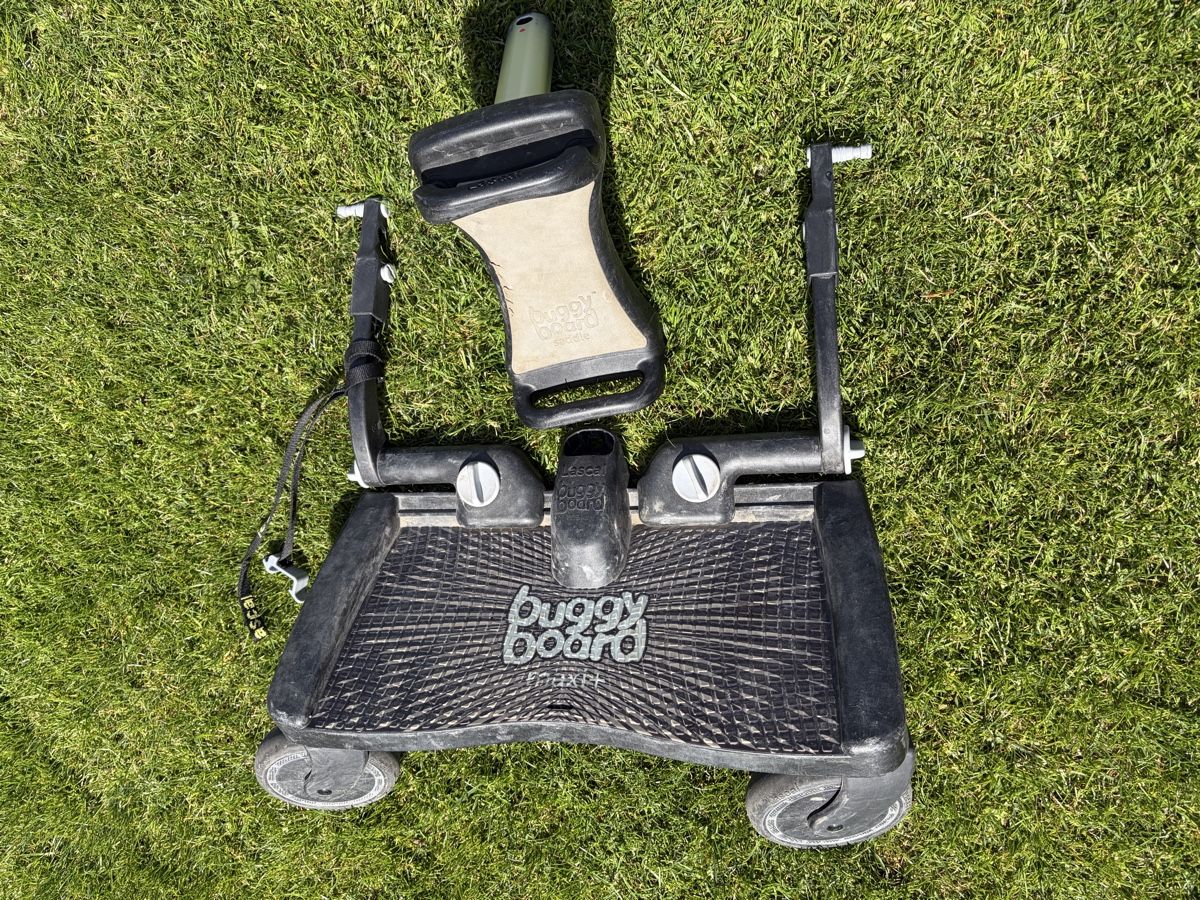 Kinderwagen Zubehör: Buggy Board mit Sitz – Gebraucht aus Kirchberg SG von Evy28
