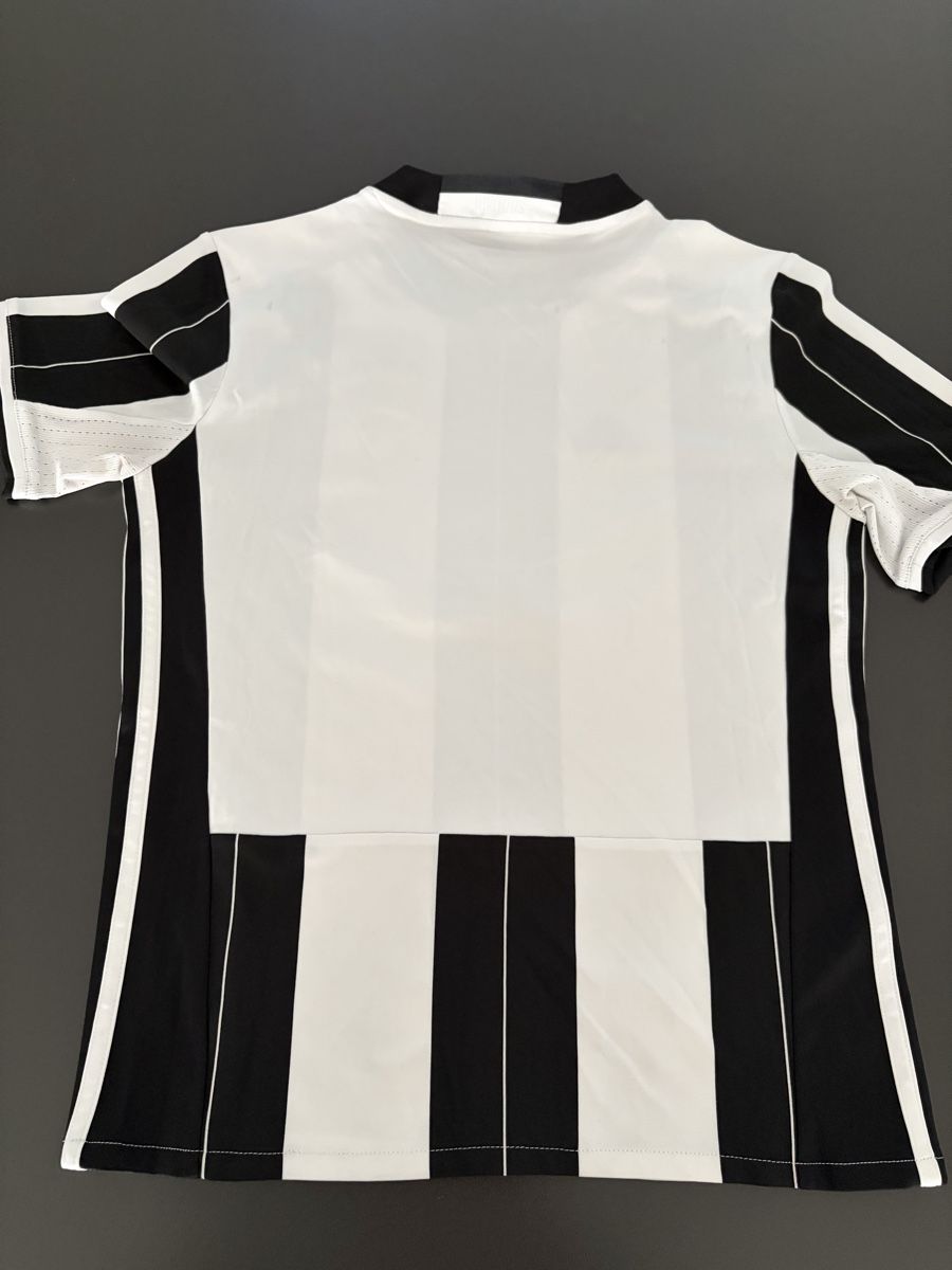 Juventus Scarpe, pantaloni & magliette da ginnastica: Original Kinder Juventus Trikot  – Usato da Niederlenz venduto da fed_y5mw 2