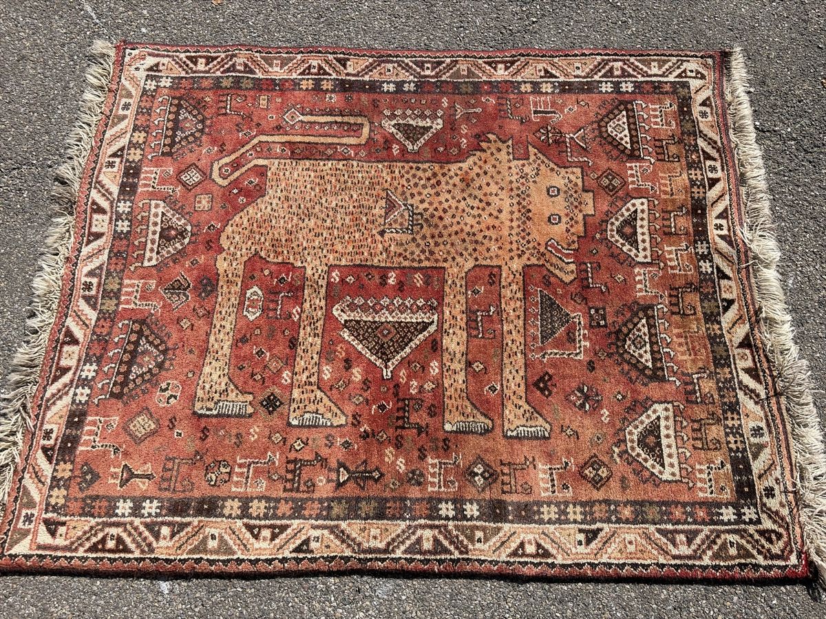 Tappeti: İran Quesghai  Löwen Teppich  – Usato da Wängi venduto da Tesimo