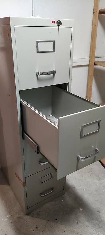 Schränke: Vintage Aktenschränke – Gebraucht aus Basel von DJ91 1
