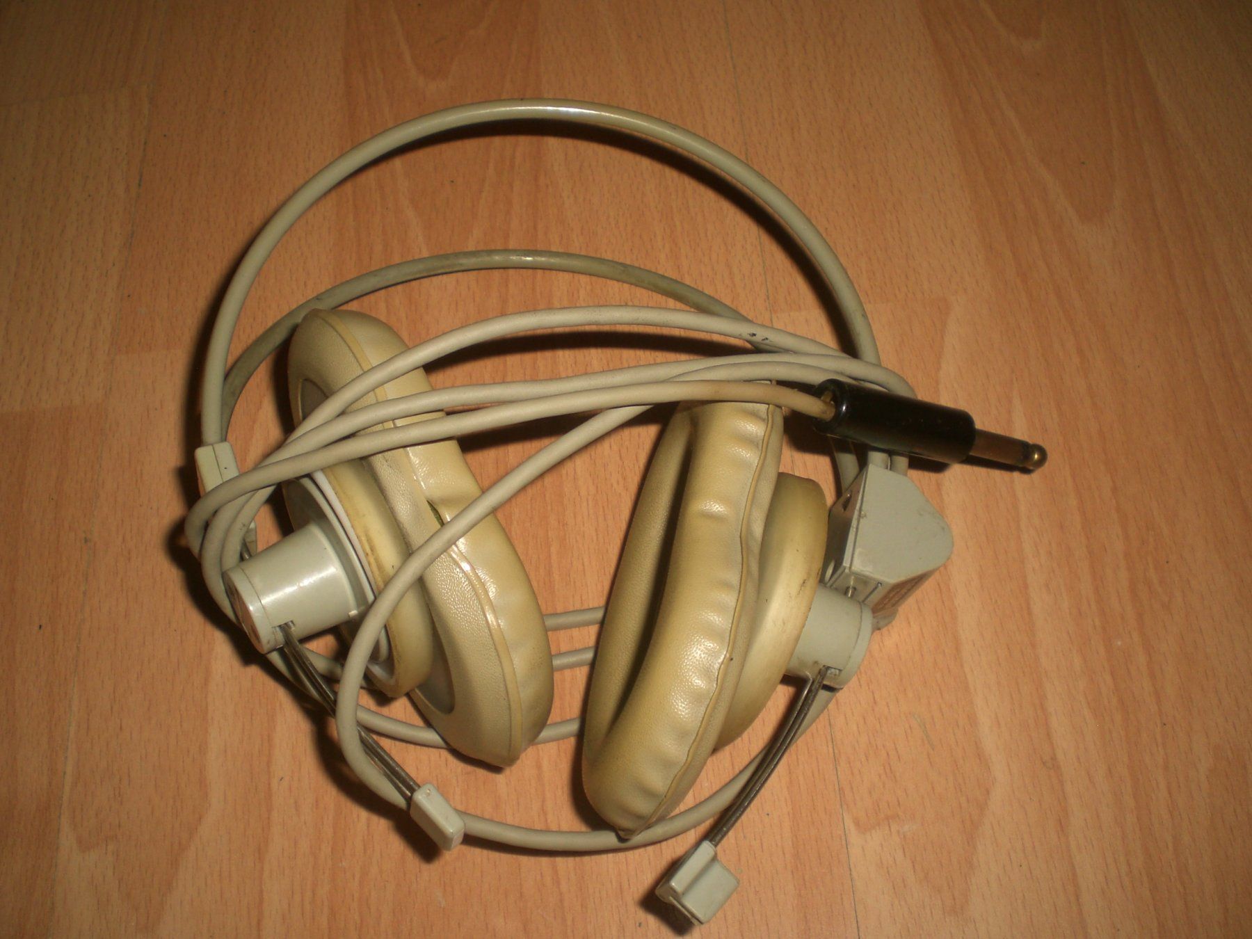 Radiocomunicazione: Funkgerät Headset Telectric – Difettoso da Grellingen venduto da Neuron67