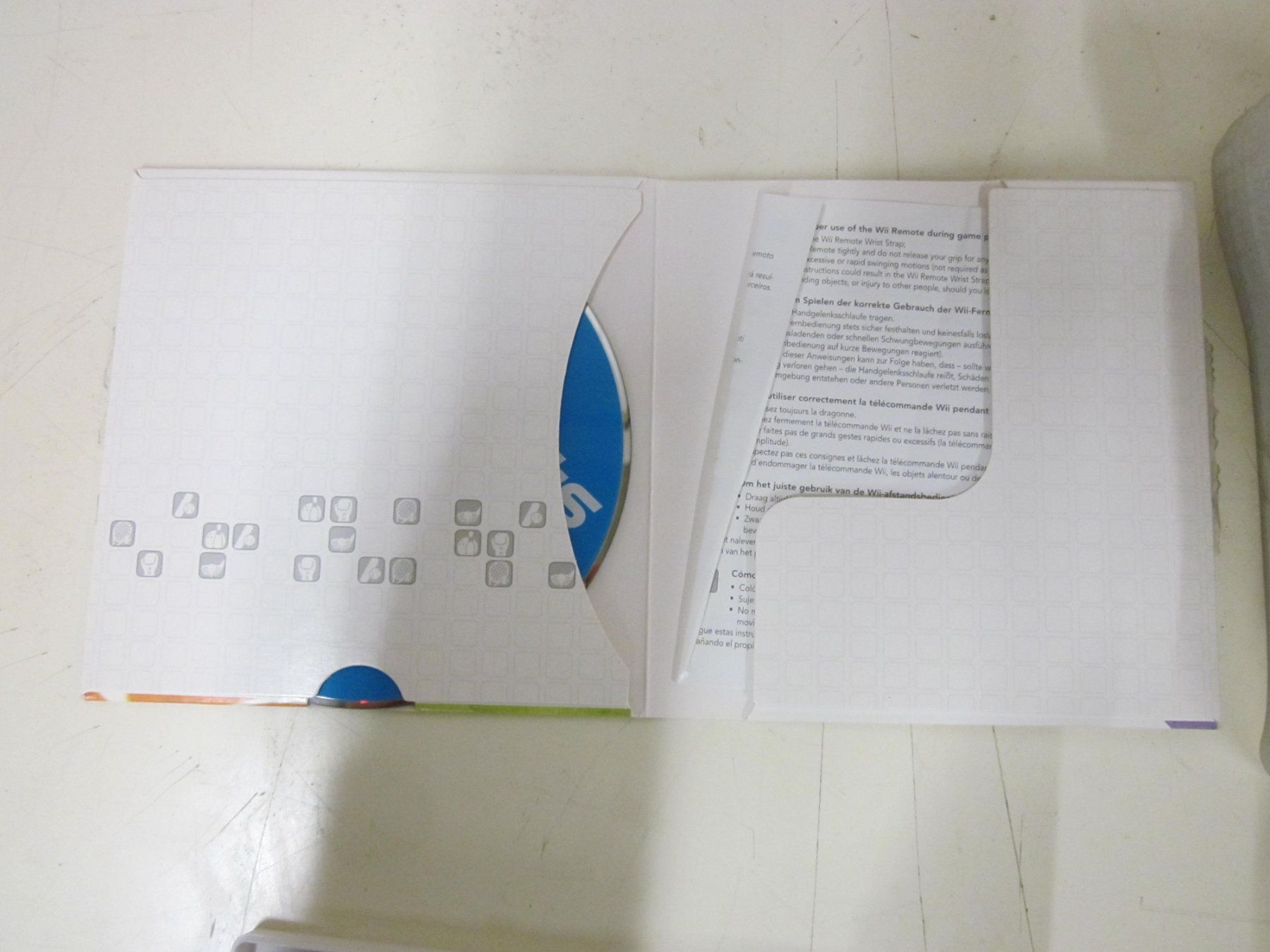 Nintendo Console: WII Manettes et CD – Usato da Grand-lancy venduto da kohler333 6