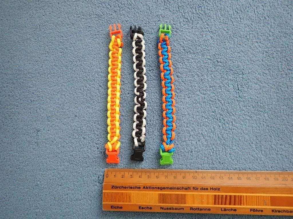 Bracciali & Braccialetti: 3 farbige Armbänder – Usato da Galgenen venduto da Marc98 2