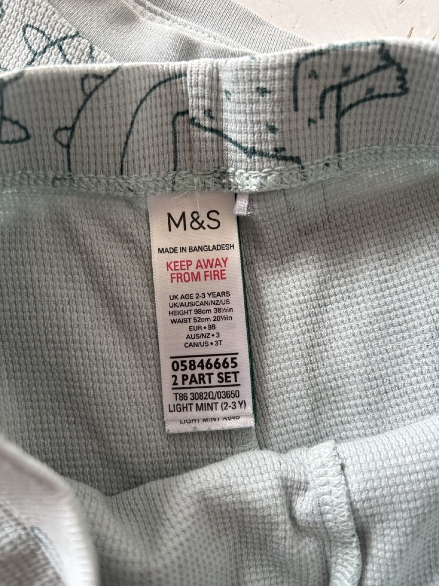 Pigiama & Simili: M&S Kinder Pyjama Set Dinosaurier 86/92 – Usato da Liestal venduto da Efri33 2