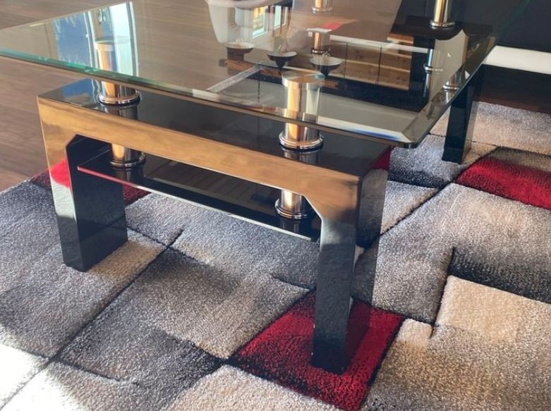 Tables: Couchtisch Glas schwarz mit Ablage – D'occasion à Einsiedeln par cgy_z5yw