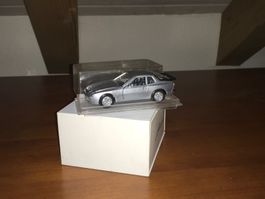Porsche 944 Turbo 1/43 no Minichamps