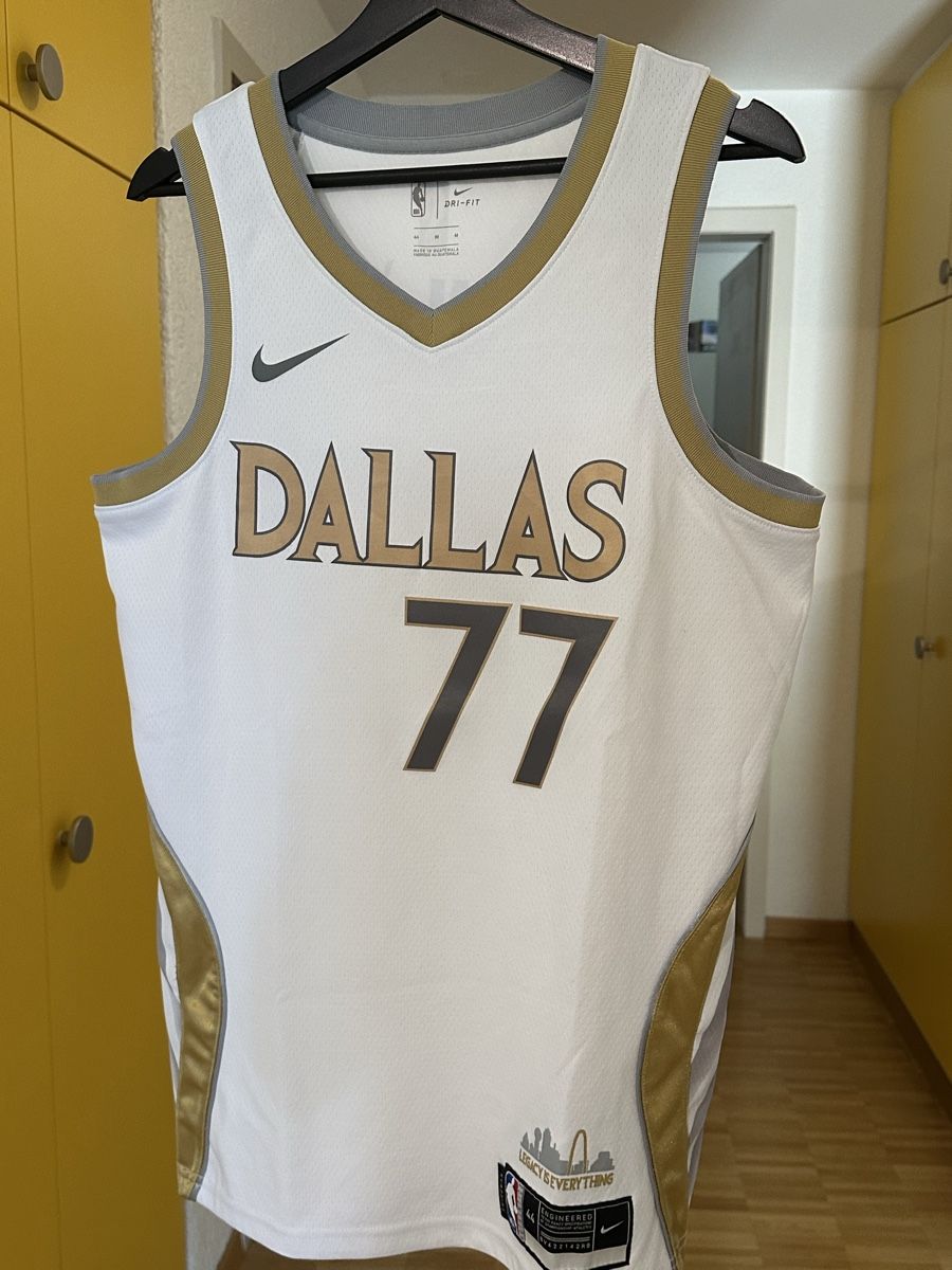Nike Leibchen & Hosen: Dallas Doncic Jersey NBA Grösse M – Gebraucht aus Frenkendorf von Lele2110