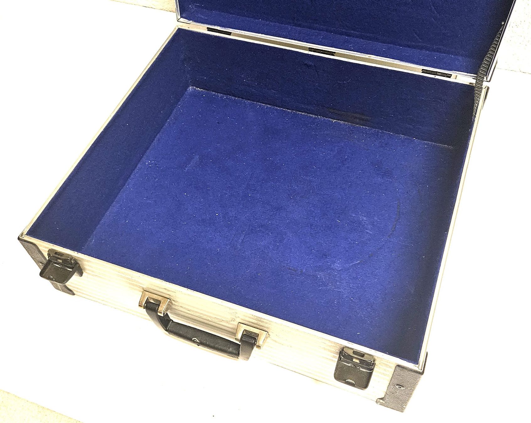 Reisekoffer: Alu-Case  für Instr. oder Mixer etc.(Occasion)) – Gebraucht aus Wöschnau von Musikhaus-Luethy5012 4