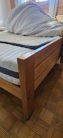 Bett mit Lattenrost und Matratze + 2x Nachtkästli