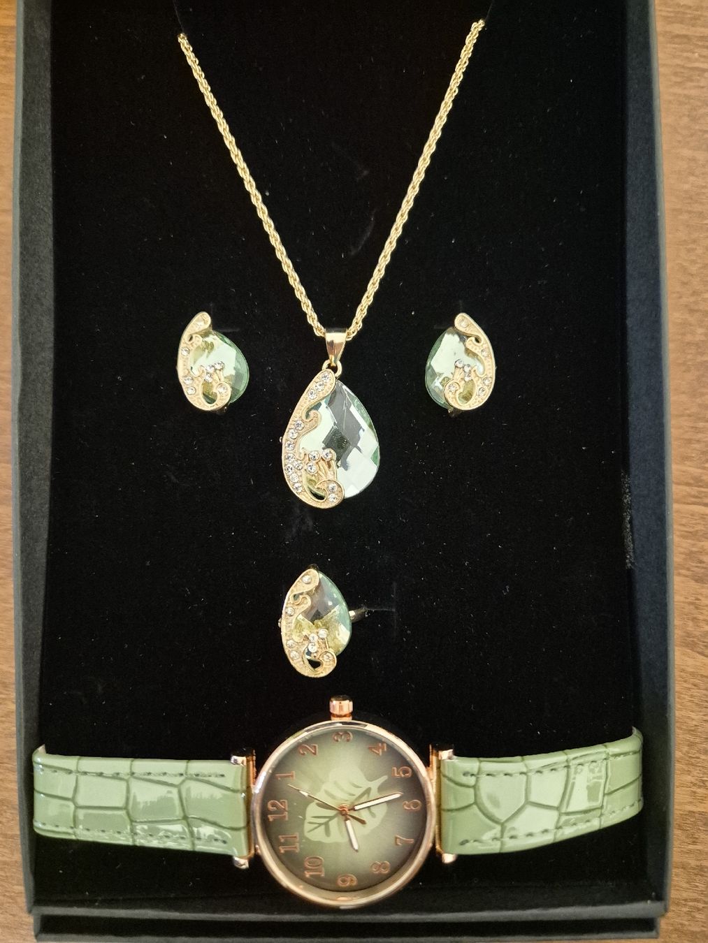 Orologi: Schmuckset mit Uhr mint – Nuovo e nell'imballaggio originale da Würenlos venduto da sul_cm8q 2