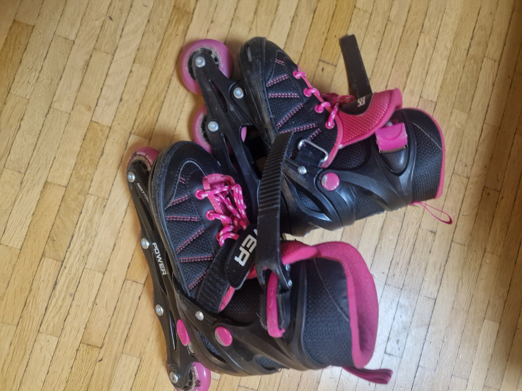 Pattini in linea & Pattini a rotelle: Inline Skates schwarz – Usato da Buchen im Prättigau venduto da Fhubi 1