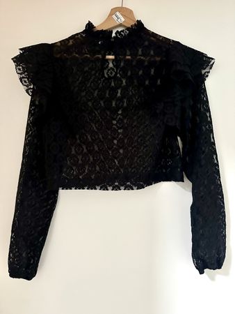 NA-KD Spitze Schwarze Bluse Gr. 34 Neuwertig