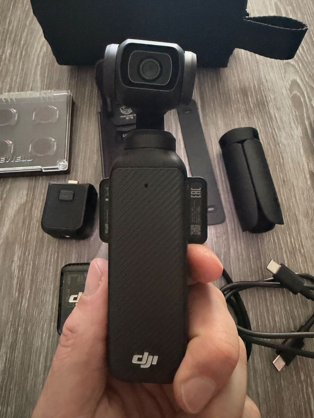 DJI Action Cam: DJI Osmo Pocket 3 Creator Combo mit Filter und Zubehör – Usato da Horgen venduto da AragornSt 1