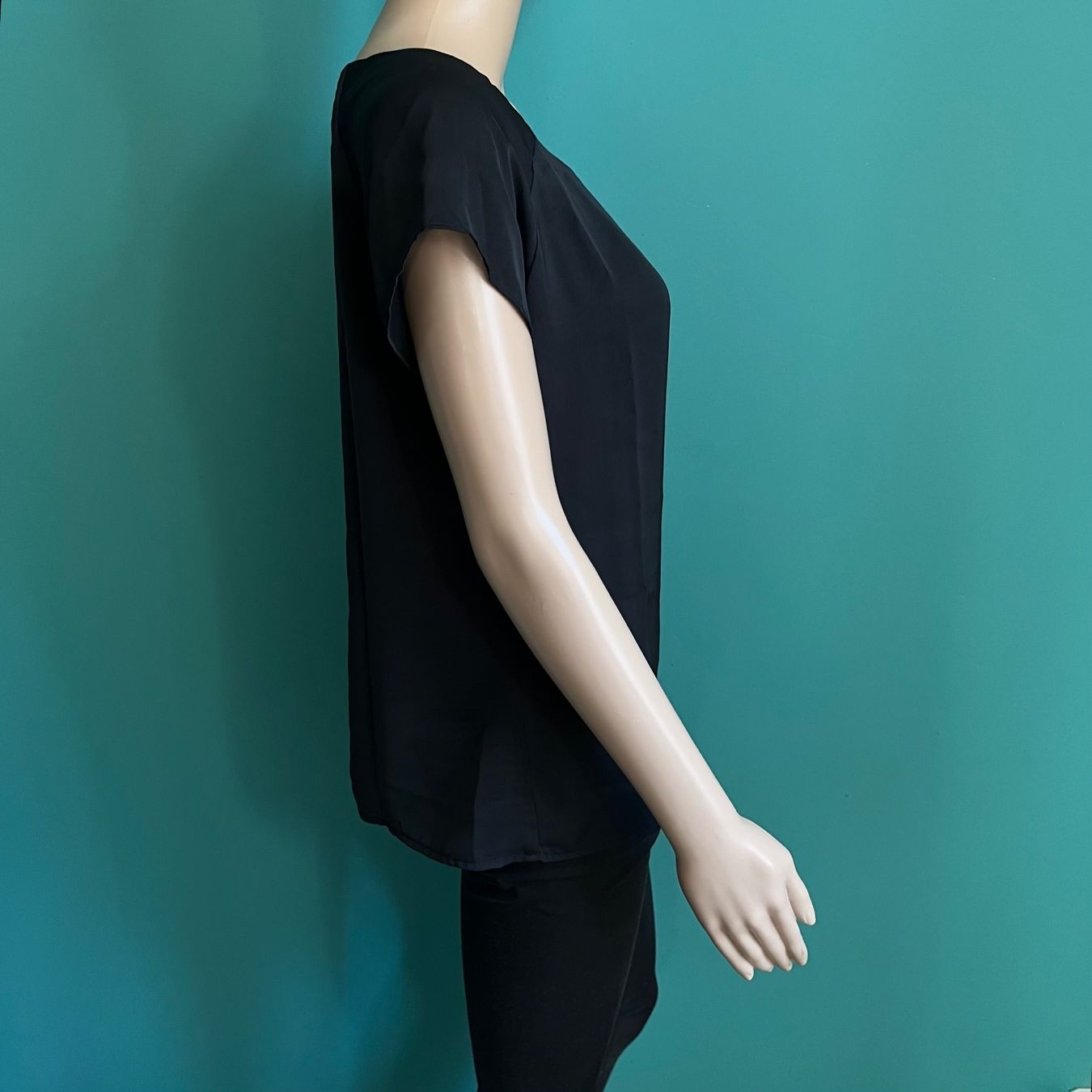 Zara T-shirt: ZARA T-Shirt 🖤 – Usato da Zürich venduto da ClosetQueen 4