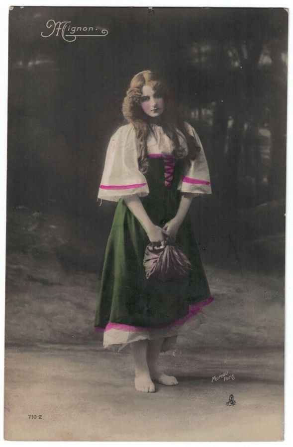 Cartoline postali: Romantik - Junge Dame barfuss mit Bündel – Usato da Frauenfeld venduto da POML