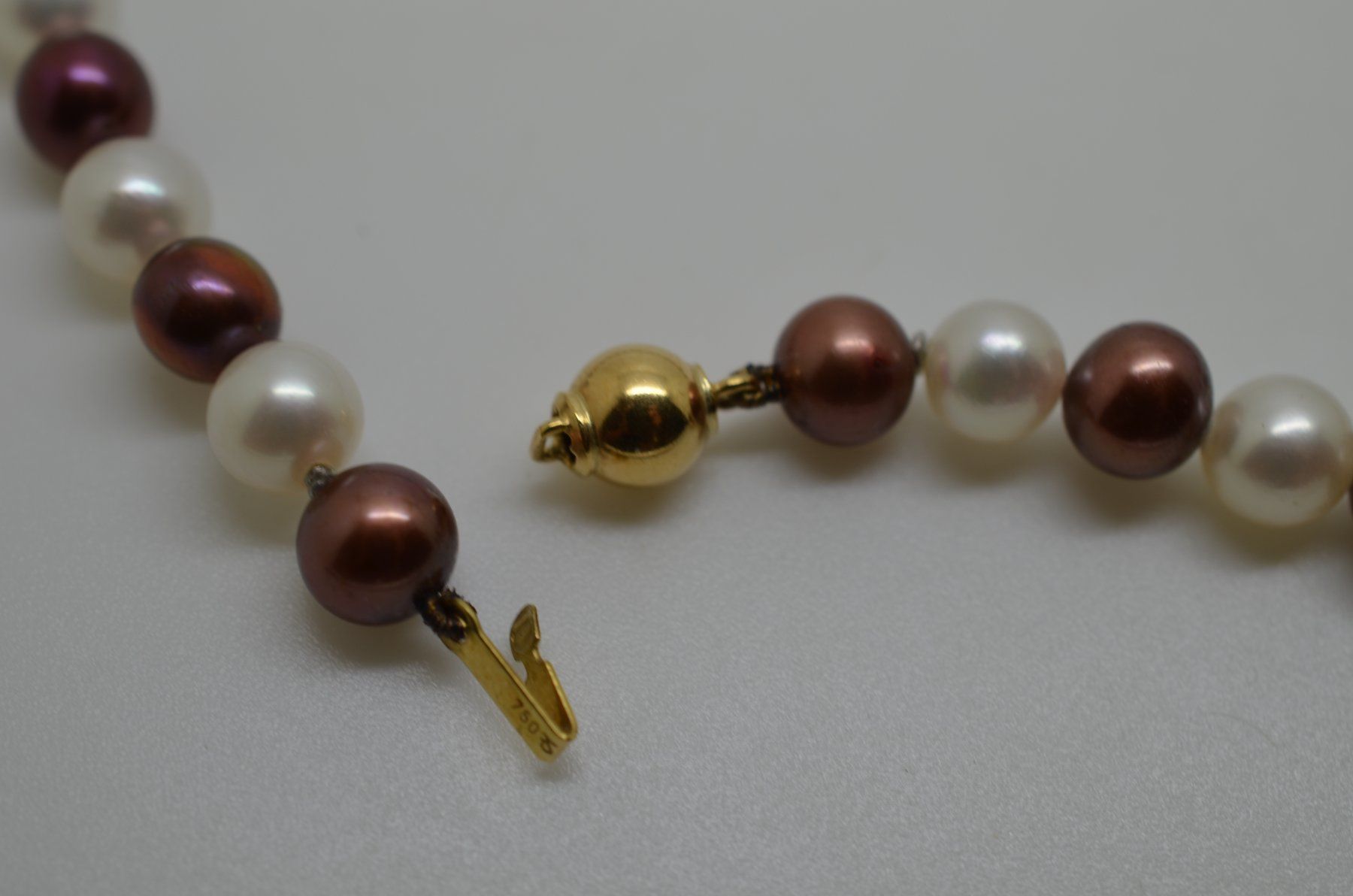 Perlen (unechte): collier perles culture eau douce fermoir or jne 750 – Gebraucht aus La Croix (Lutry) von OMEGA07 5