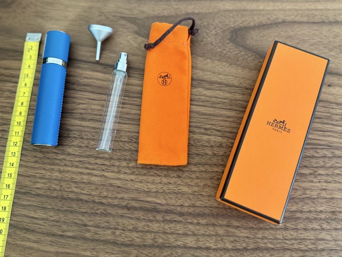 Hermès Profumi & Eau de Toilette: Hermes Perfume Case Parfümzerstäuber Leder – Nuovo (secondo la descrizione) da Zollikon venduto da cielles 2