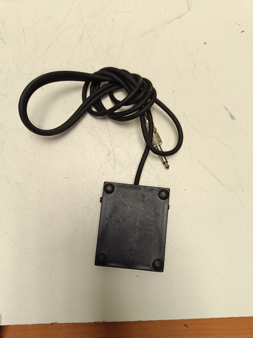 Strumenti musicali: GEM Expression Pedal für Keyboard -(em76) – Usato da Künten venduto da Schnaepplihuus 1