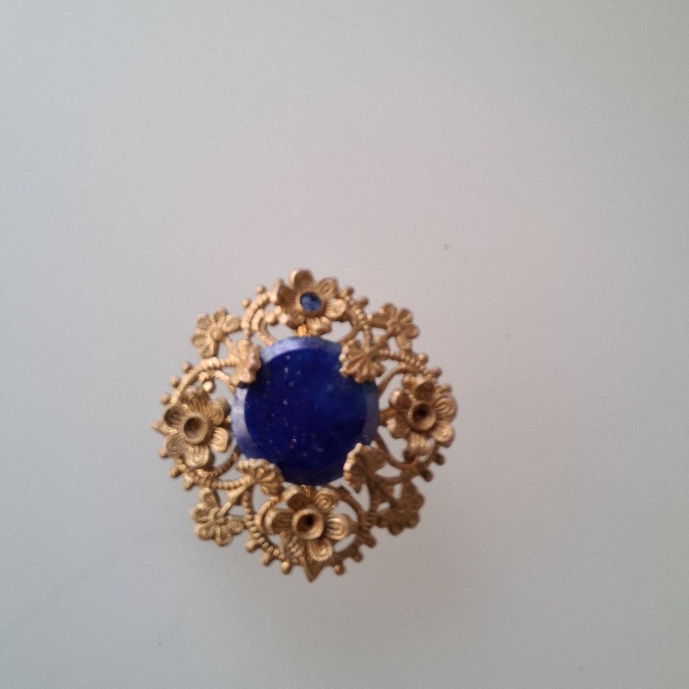 Spille & Fermagli: schöne Brosche mit blauem Stein Lapislazuli ? Vintage – Usato da Ennetbaden venduto da Rosen1
