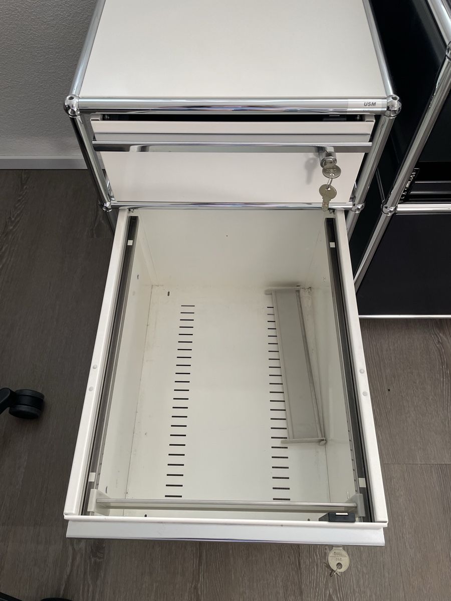 USM Banconi: USM Haller Rollcontainer weiss, 2 Schubladen – Usato da Uster venduto da klale03 1
