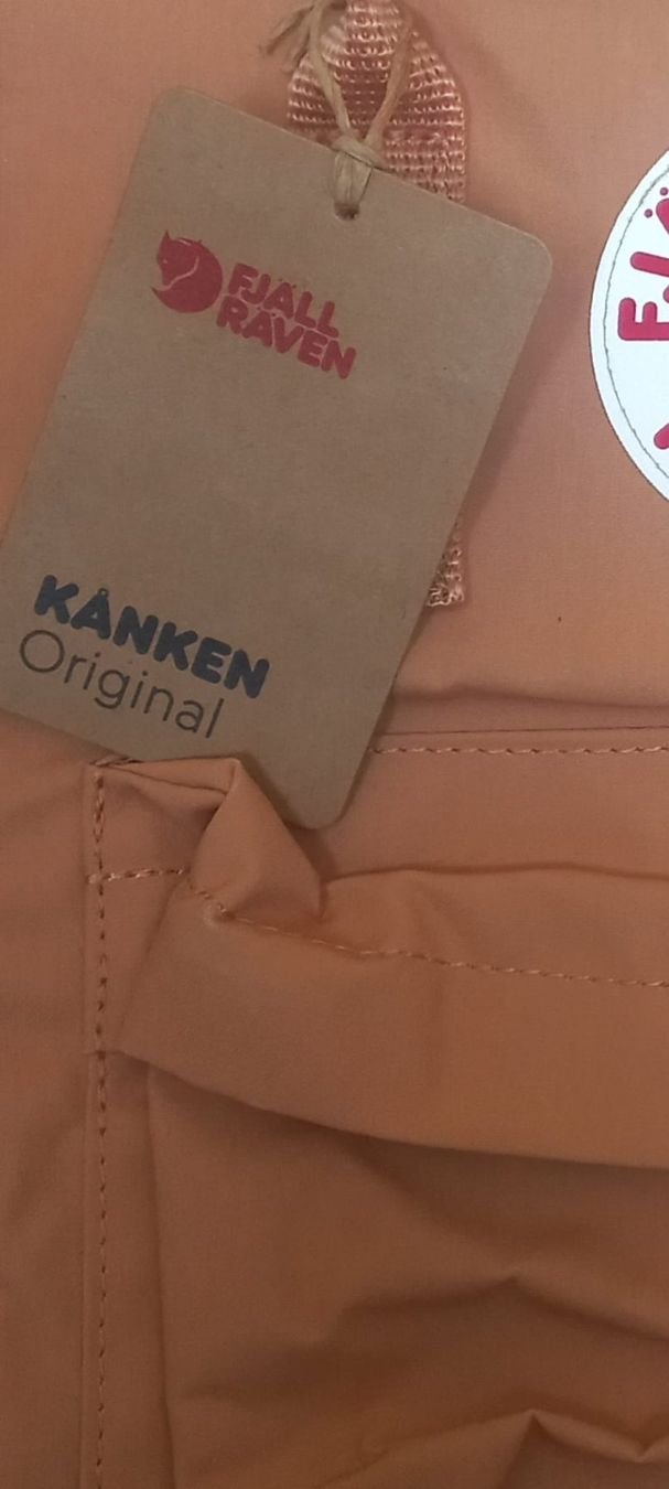 Fjällräven Zaini: Fjällräven Kånken 16L – Difettoso da Collonges-sous-Salève venduto da MERLE385 3