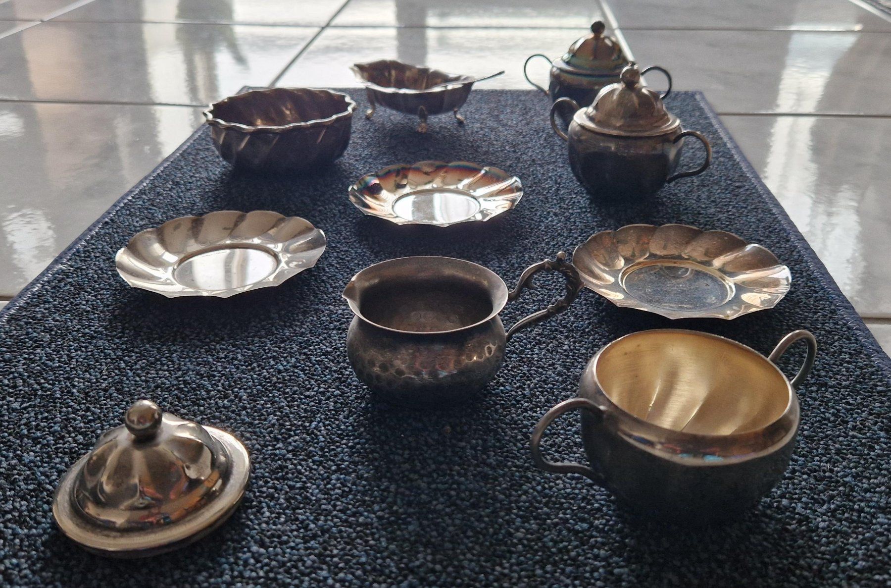 Set di tavolo e panche: Versilberte Vintage-Teile – Nuovo (secondo la descrizione) da Heimberg venduto da Msunny 1