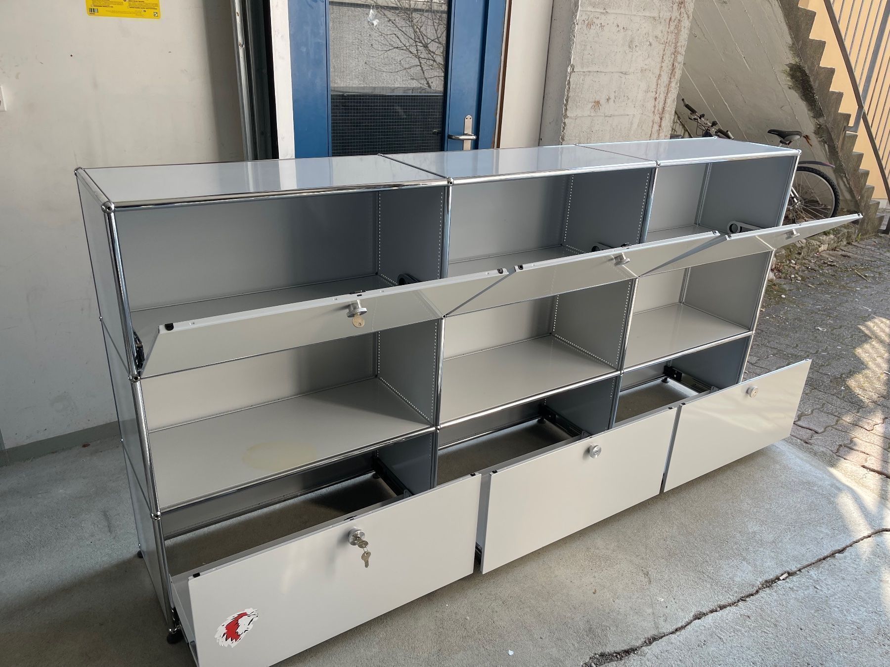 USM Scaffali: USM Haller  Sideboard Licht Grau – Usato da Dietikon venduto da Kumar_Occasionen 1